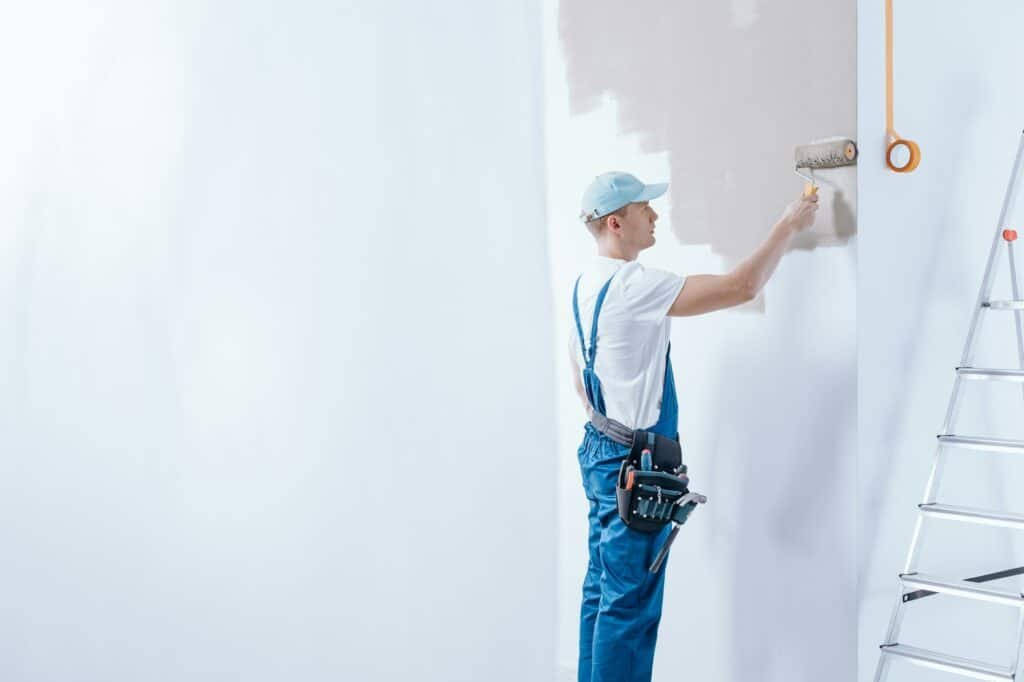 Travaux de peinture pour embellissement intérieur.